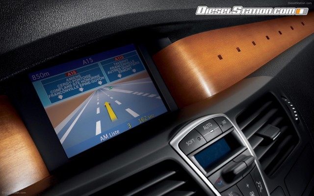 Renault New Laguna III Widescreen Picture #7 Renault New Laguna III Widescreen Picture #7